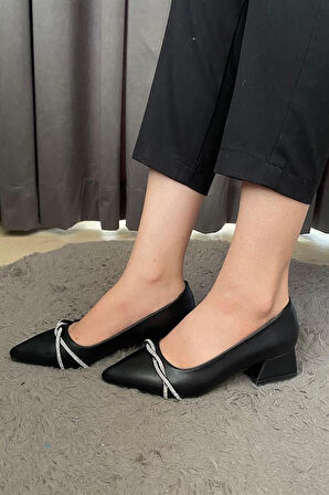 Kadın Siyah Çapraz Taşlı Stiletto Alcak Ökçe Abiye Ayakkabı