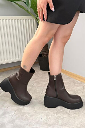 Kadın Celsi Kahverengi Deri Yandan Fermuarlı 9 cm Yüksek Dolgu Topuklu Mevsimlik Kadın Kısa Bot Bootie