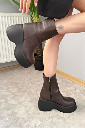 Kadın Celsi Kahverengi Deri Yandan Fermuarlı 9 cm Yüksek Dolgu Topuklu Mevsimlik Kadın Kısa Bot Bootie