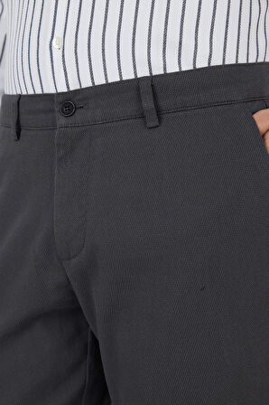 Koyu Antrasit Desenli Armürlü Yan Cep Düz Paça Comfort Fit Pamuklu Casual Chino Pantolon 1003250122