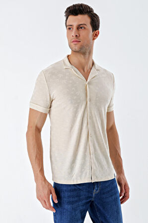 Kısa Kollu Desenli Jakarlı Apaş Yaka Cepsiz Casual Slim Fit Dar Kesim Gömlek 1004230150 Bej