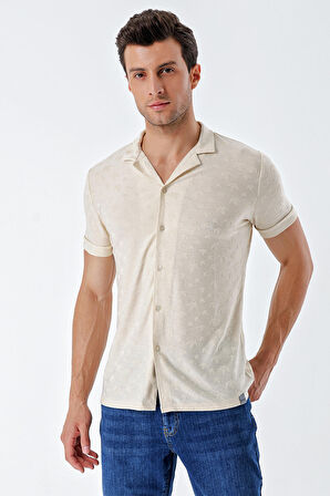 Kısa Kollu Desenli Jakarlı Apaş Yaka Cepsiz Casual Slim Fit Dar Kesim Gömlek 1004230150 Bej