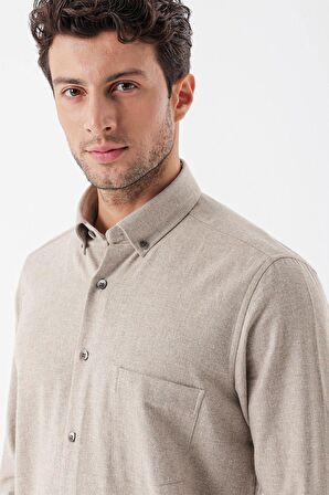 Açık Bej Uzun Kollu Gabardin Sert Yaka Cepli Casual Comfort Fit Rahat Kesim Gömlek 1004235108
