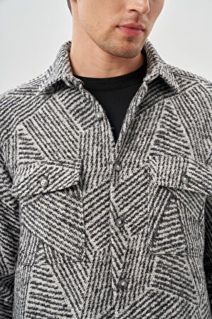 Siyah Uzun Kol Kendinden Desenli Gabardin Sert Yaka Kapaklı Cep Pamuklu Classic Comfort Fit Gömlek 1004245167