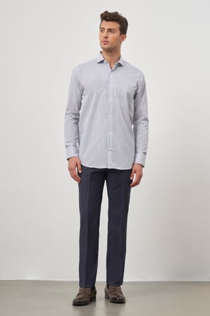 Beyaz Uzun Kol Çizgili Desen Bez Ayağı Yarım İtalyan Yaka Cepli Pamuklu Classic Comfort Fit Gömlek 1004245180