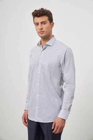 Beyaz Uzun Kol Çizgili Desen Bez Ayağı Yarım İtalyan Yaka Cepli Pamuklu Classic Comfort Fit Gömlek 1004245180