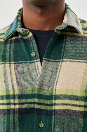 Siyah Yünlü Ekose Desen Yumuşak Yaka Cepsiz Uzun Kol Casual Comfort Fit Gömlek 1004245227