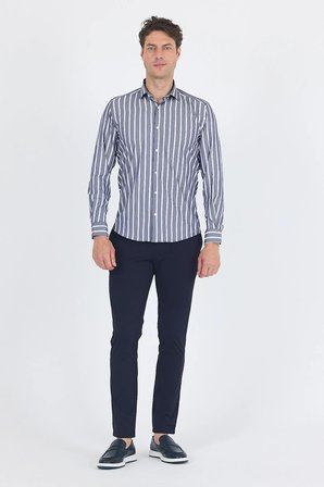 Koyu Lacivert Uzun Kol Yarım İtalyan Yaka Cepsiz Easy To Iron Slim Fit Esnek Gömlek 1004250228
