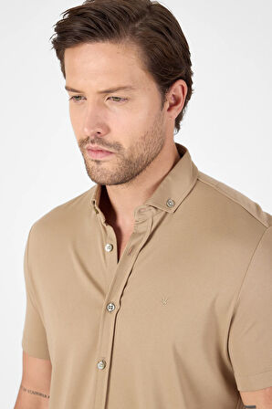 Koyu Bej Kısa Kol Düğmeli Yaka Cepsiz Performans Ürün Slim Fit  Gömlek 1004250256