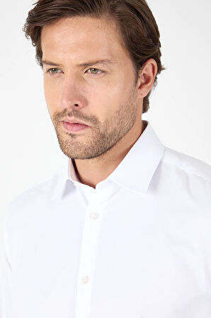 Beyaz Uzun Kol Sert Yaka Cepsiz  Comfort Fit Pamuklu Gömlek 1004250914