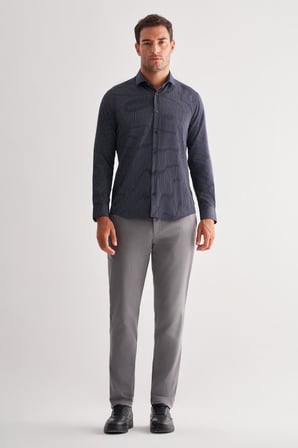 Koyu Lacivert Yarım İtalyan Yaka Uzun Kol Cepsiz  Slimfit Fit Classic Gömlek 1004255162