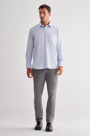 Koyu Mavi Sert Yaka Uzun Kol Cepli Comfort Fit Classic Gömlek 1004255163