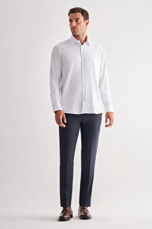 Beyaz Sert Yaka Uzun Kol Cepli Comfort Fit Classic Gömlek 1004255164