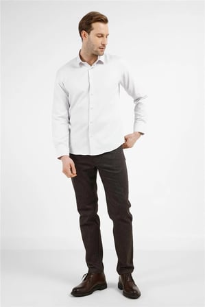 Bej-Beyaz Kendinden Desenli Sert Yaka Uzun Kol Cepsiz Slim Fit Pamuklu Gömlek 1004255214