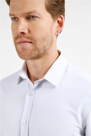 Beyaz - Mavi Kendinden Desenli Sert Yaka Uzun Kol Cepsiz Slim Fit Pamuklu Gömlek 1004255216