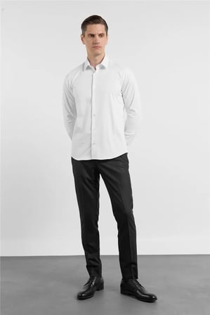 Beyaz Sert Yaka Uzun Kol Cepsiz Slim Fit Pamuklu Gömlek 1004255228