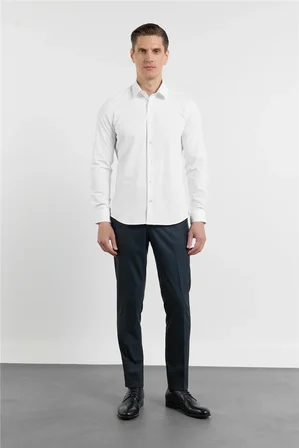 Beyaz Kendinden Desenli Sert Yaka Uzun Kol Cepsiz Slim Fit Pamuklu Gömlek 1004255230