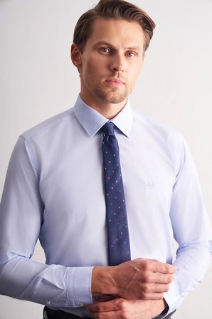Mavi Uzun Kol Sert Yaka Düz Pamuklu Slim Fit Gömlek 1004260008