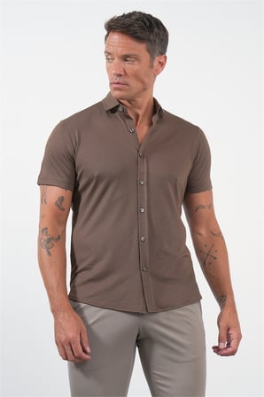 Kahverengi İtalyan Yaka Kısa Kol Cepsiz Slim Fit Pamuklu Gömlek 1004260158