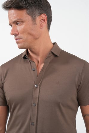 Kahverengi İtalyan Yaka Kısa Kol Cepsiz Slim Fit Pamuklu Gömlek 1004260158