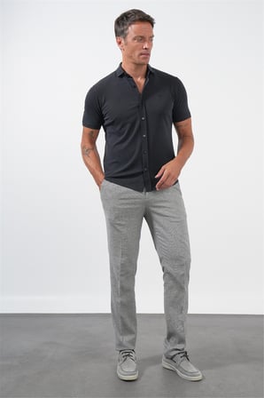 Siyah İtalyan Yaka Kısa Kol Cepsiz Slim Fit Esnek Gömlek 1004260159