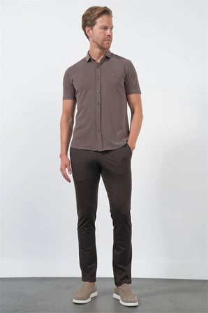 Kahverengi İtalyan Yaka Kısa Kol Cepsiz Slim Fit Esnek Gömlek 1004260159