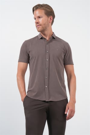 Kahverengi İtalyan Yaka Kısa Kol Cepsiz Slim Fit Esnek Gömlek 1004260159