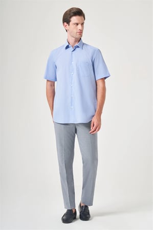 Mavi Sert Yaka Kısa Kol Cepli Comfort Fit Pamuklu Gömlek 1004260180