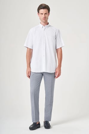 Beyaz-Mavi Düğmeli Yaka Kısa Kol Cepli Comfort Fit Pamuklu Gömlek 1004260183