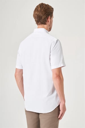 Beyaz-Lila Düğmeli Yaka Kısa Kol Cepli Comfort Fit Pamuklu Gömlek 1004260185