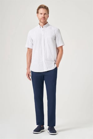 Beyaz-Bordo Düğmeli Yaka Kısa Kol Cepli Oxford Comfort Fit Pamuklu Gömlek 1004260187