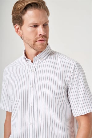 Beyaz-Bordo Düğmeli Yaka Kısa Kol Cepli Oxford Comfort Fit Pamuklu Gömlek 1004260187