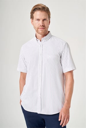 Beyaz-Bordo Düğmeli Yaka Kısa Kol Cepli Oxford Comfort Fit Pamuklu Gömlek 1004260187