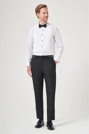 Beyaz Ata Yaka Uzun Kol Cepsiz Slim Fit Pamuklu Damatlık Gömlek 1004260200