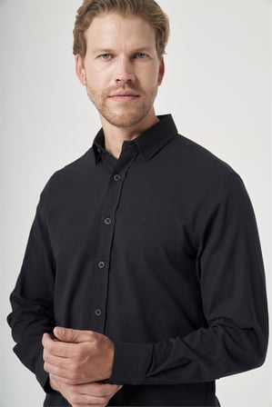 Siyah Biritli Yaka Uzun Kol Cepsiz Slim Fit Pamuklu Gömlek 1004260207