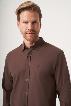 Kahverengi Biritli Yaka Uzun Kol Cepsiz Slim Fit Pamuklu Gömlek 1004260207