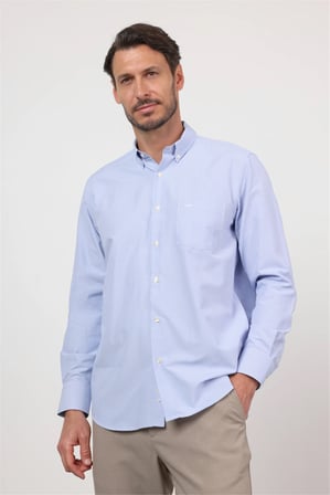 Mavi - Beyaz Düğmeli Yaka Uzun Kol Cepli Çizgili Desen Comfort Fit Pamuklu Gömlek 1004260224