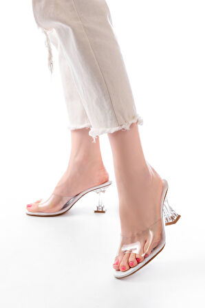 S-619 Beyaz Rugan Şeffaf Bantlı Şeffaf Topuklu Yuvarlak Burunlu Kadın Terlik 