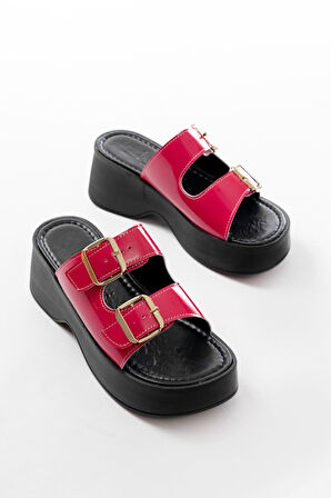 24414-574 Fuşya Rugan Günlük Tokalı Dolgu Topuk Kadın Terlik  