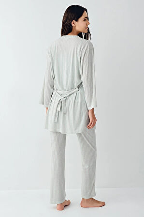 Kadın 3'lü Lisanslı Yumuşak Doku Sabahlıklı Çizgili Pijama Takımı 2 Çift Çorap Hediye