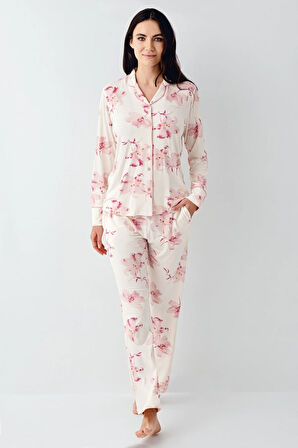 Kadın Pembe Lisanslı Yumuşak Doku Uzun Kollu Çiçek Desenli Pijama Takımı 2 Çift Çorap Hediye
