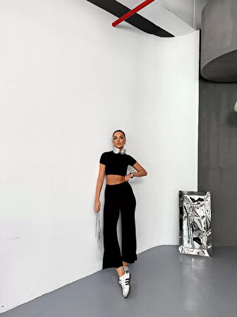 Osy Modal Yumuşak Dokulu Kumaş Kısa Kollu Crop Alt ispanyol Paça Pantalon ikili Takım - Siyah