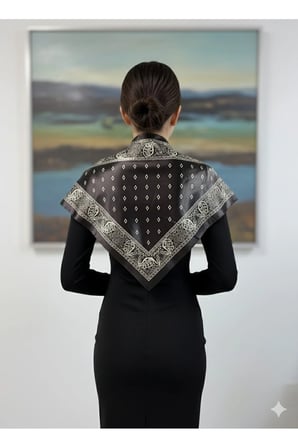 Saray Motif Desenli Kahverengi Üçgen Fular Bandana Estacraft - 100x45 cm