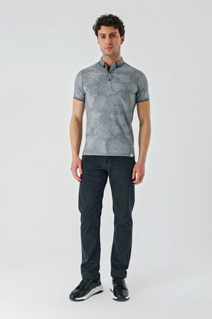 Siyah Desenli Jakarlı Düğmeli Yaka Cepli Casual Slim Fit Dar Kesim Tişört 1011240176