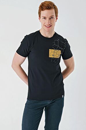 Siyah Baskılı Bez Ayağı Bisiklet Yaka Cepli %100 Pamuk Slim Fit Dar Kesim Tişört 1011240180