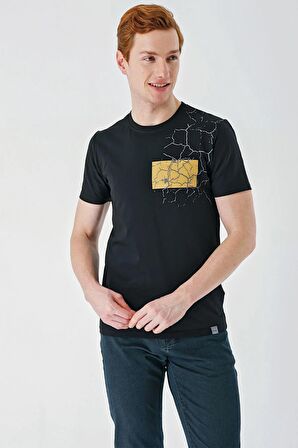 Siyah Baskılı Bez Ayağı Bisiklet Yaka Cepli %100 Pamuk Slim Fit Dar Kesim Tişört 1011240180