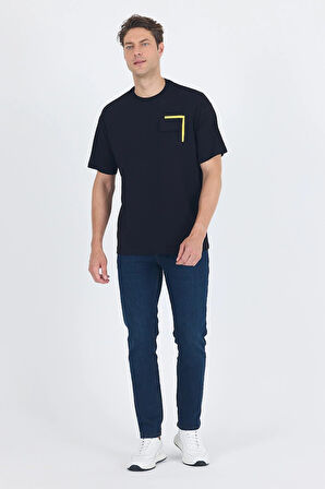 Siyah Kısa Kol Bisiklet Yaka Kapaklı Cep Pamuk Casual Oversize Tişört 1011250131