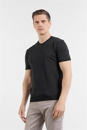 Siyah Kısa Kol Bisiklet Yaka Cepsiz  Slim Fit  Tişört 1011250179