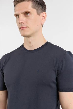 Koyu Lacivert Kısa Kol Bisiklet Yaka Cepsiz  Slim Fit  Tişört 1011250179
