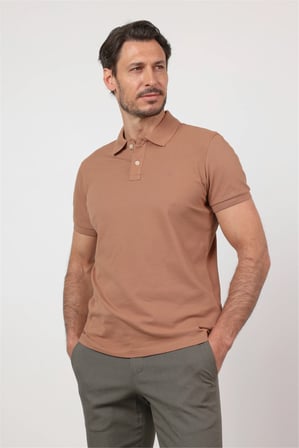 Sütlü Kahverengi Polo Yaka Kısa Kol Cepsiz Slim Fit Pamuklu Tişört 1011260154